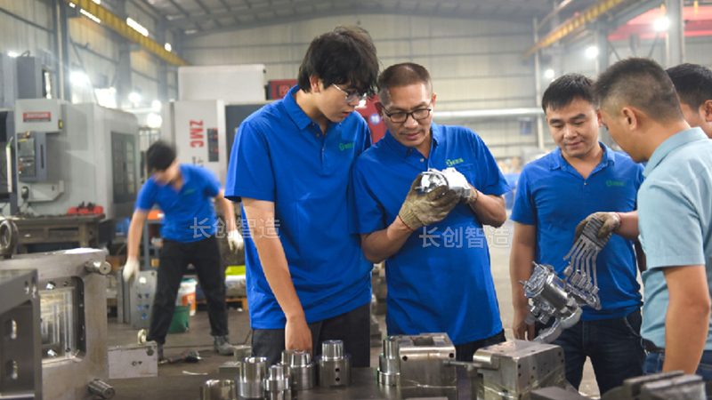 汽车模具设计制造：关键环节与选择要点**
