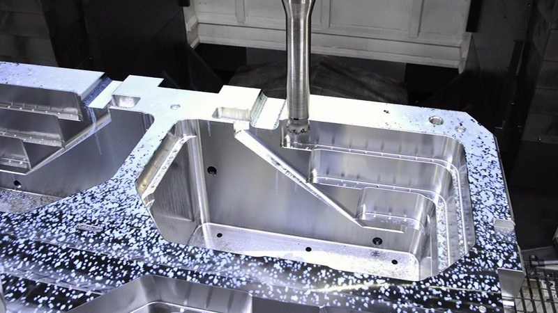 塑料吹塑模具：揭秘其制造工艺与选型要点