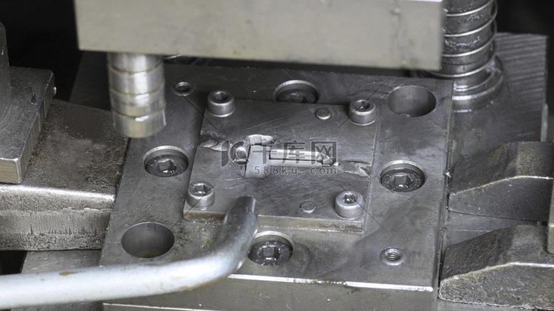 高寿命铝合金压铸模具：揭秘其价格背后的价值**