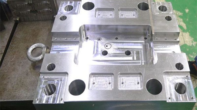 双色模具定制设计方案的关键要素**