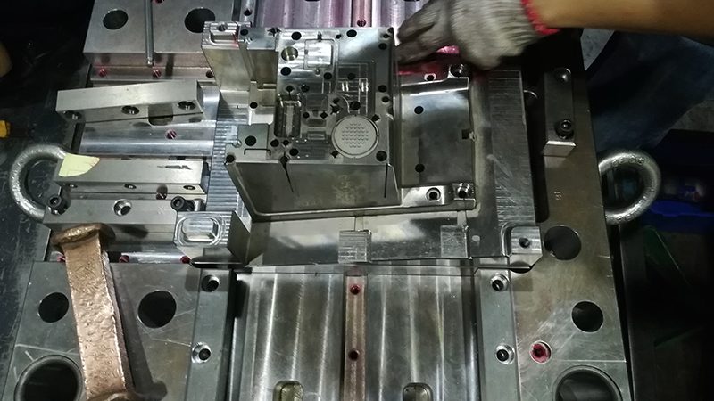 汽车模具批发价格：揭秘影响价格的关键因素**